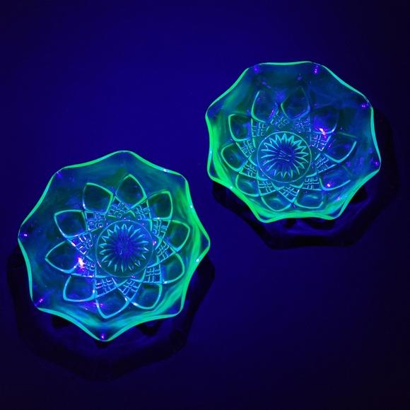 (2) Vtg Anchor Hocking Uranium Glass Dish Bowls